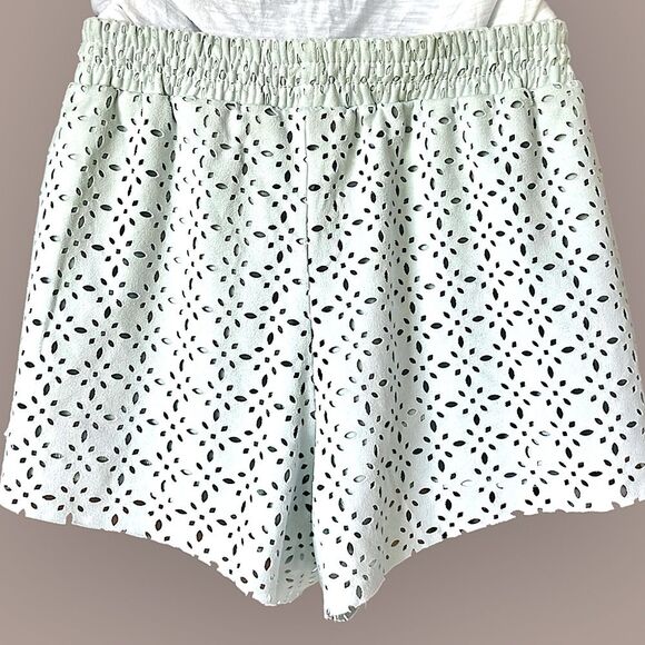 FOREVER 21 Pastel Green Suede Cutout Elastic Waist Shorts | Women’s XS - Picture 3 of 5